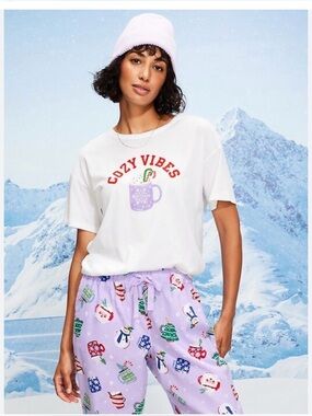 Old Navy White Holiday Graphic Pajama Tee